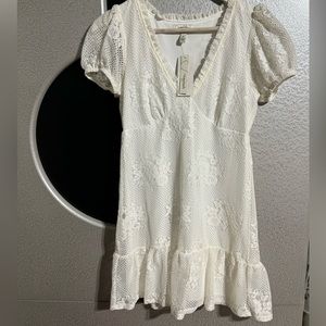NWT Speechless Short Sleeve white lace V Neck dress Size Small
